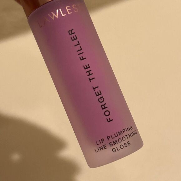 Lawless Forget the Filler Lip Plumping Line Smoothing Lip Gloss Violet Bloom NEW - Picture 3 of 7